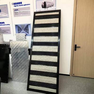 Kalite Yüksek Güçlü Pil Paketi için sürtünme karıştırma kaynaklı sıvı soğutma plağı ESS Pil Sistemi fabrika